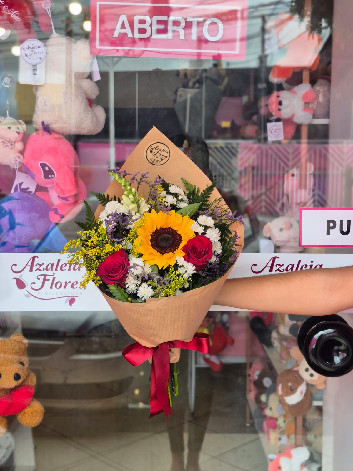 Girassol com 2 rosas